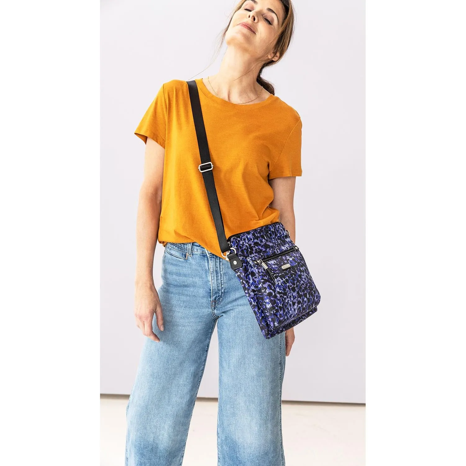 Baggallini Go Bagg With RFID Phone Wristlet Dark Umber Nylon