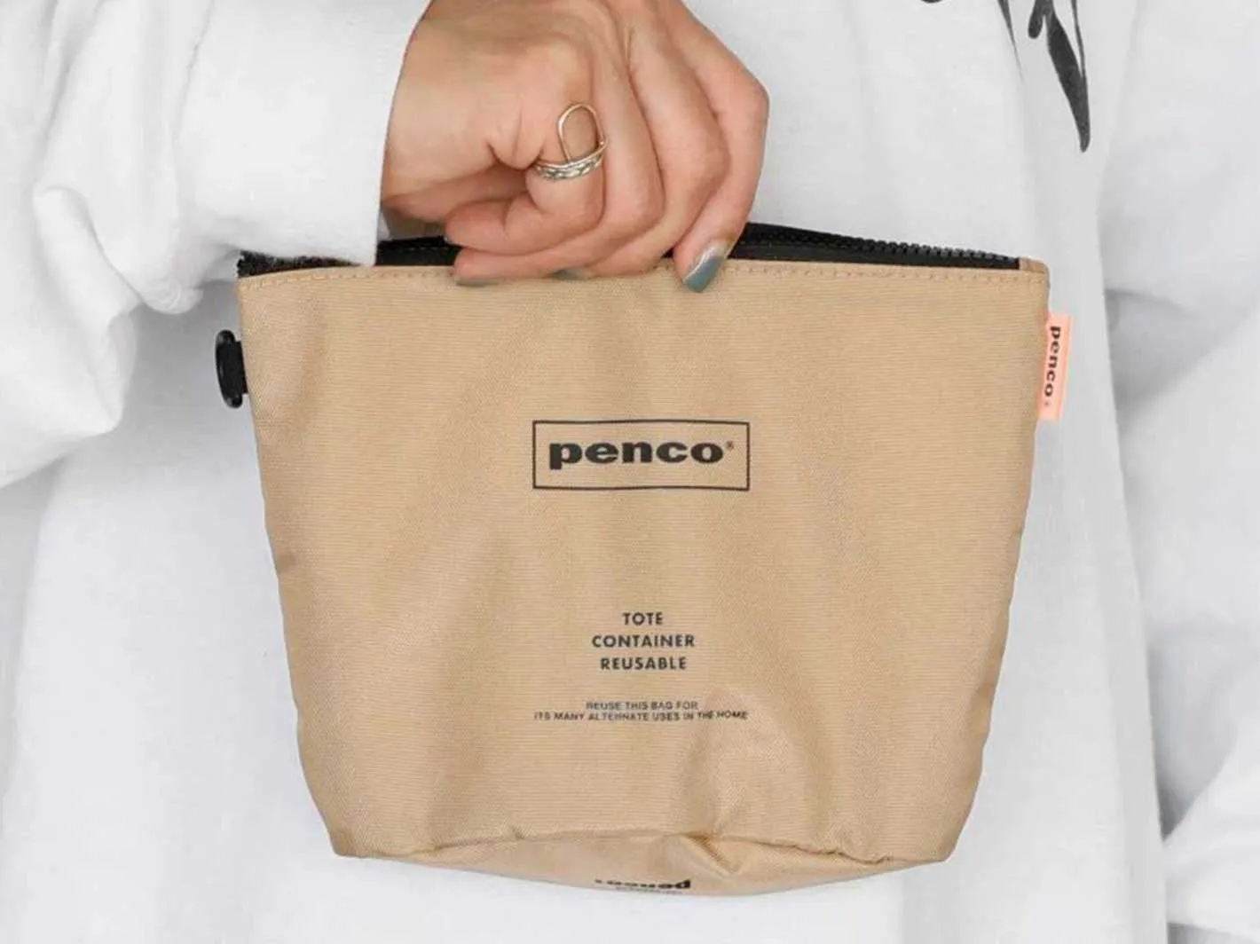 Bucket Pouch Beige