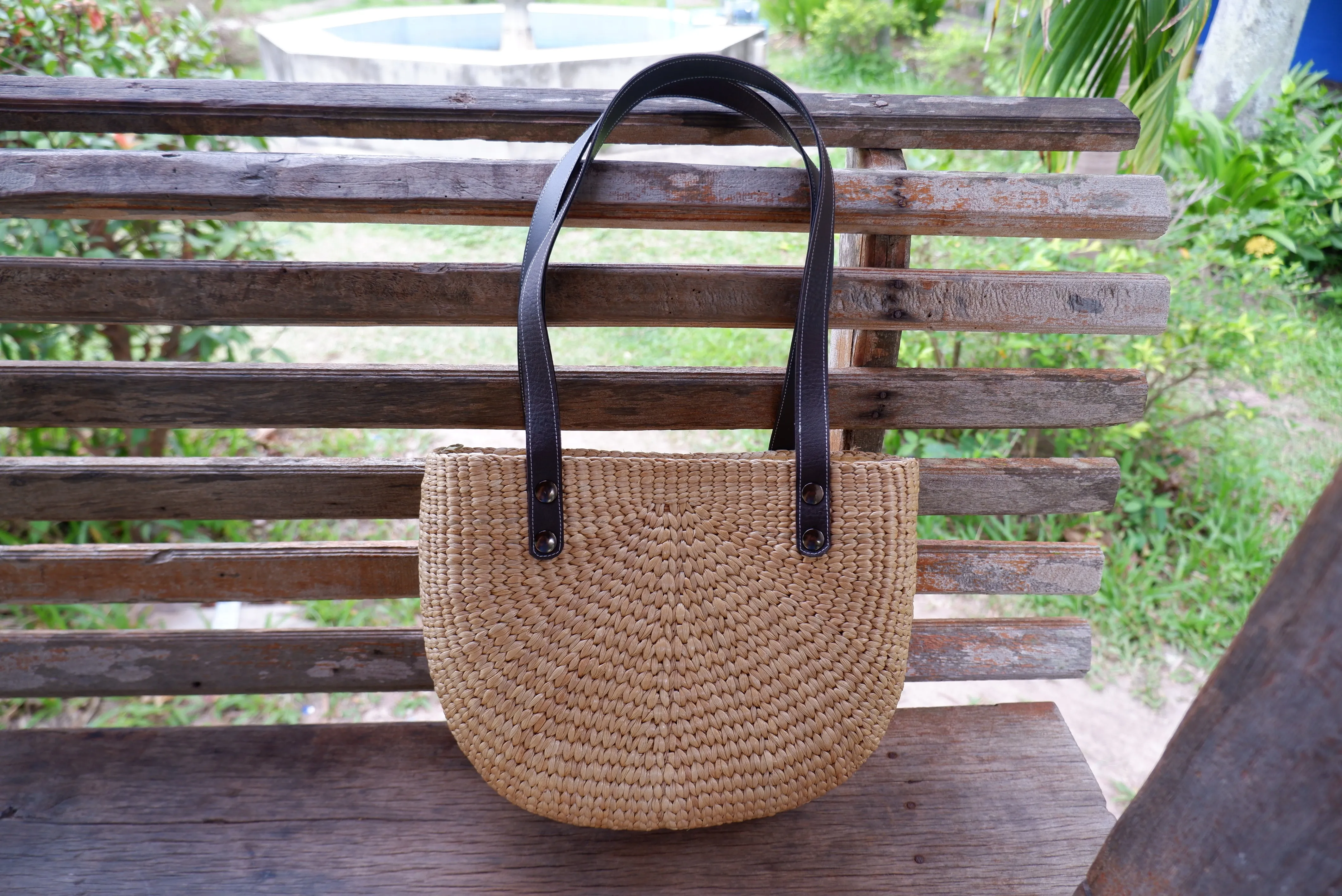Medium) straw and leather handbags