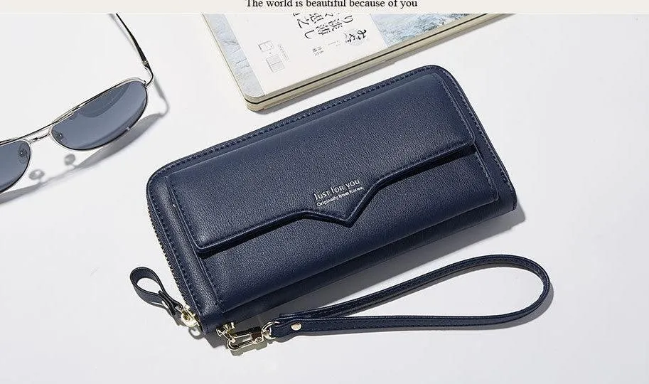 WILLOW’S WRISTLET WALLET