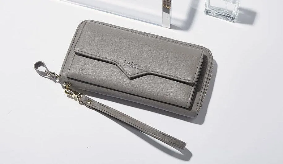WILLOW’S WRISTLET WALLET